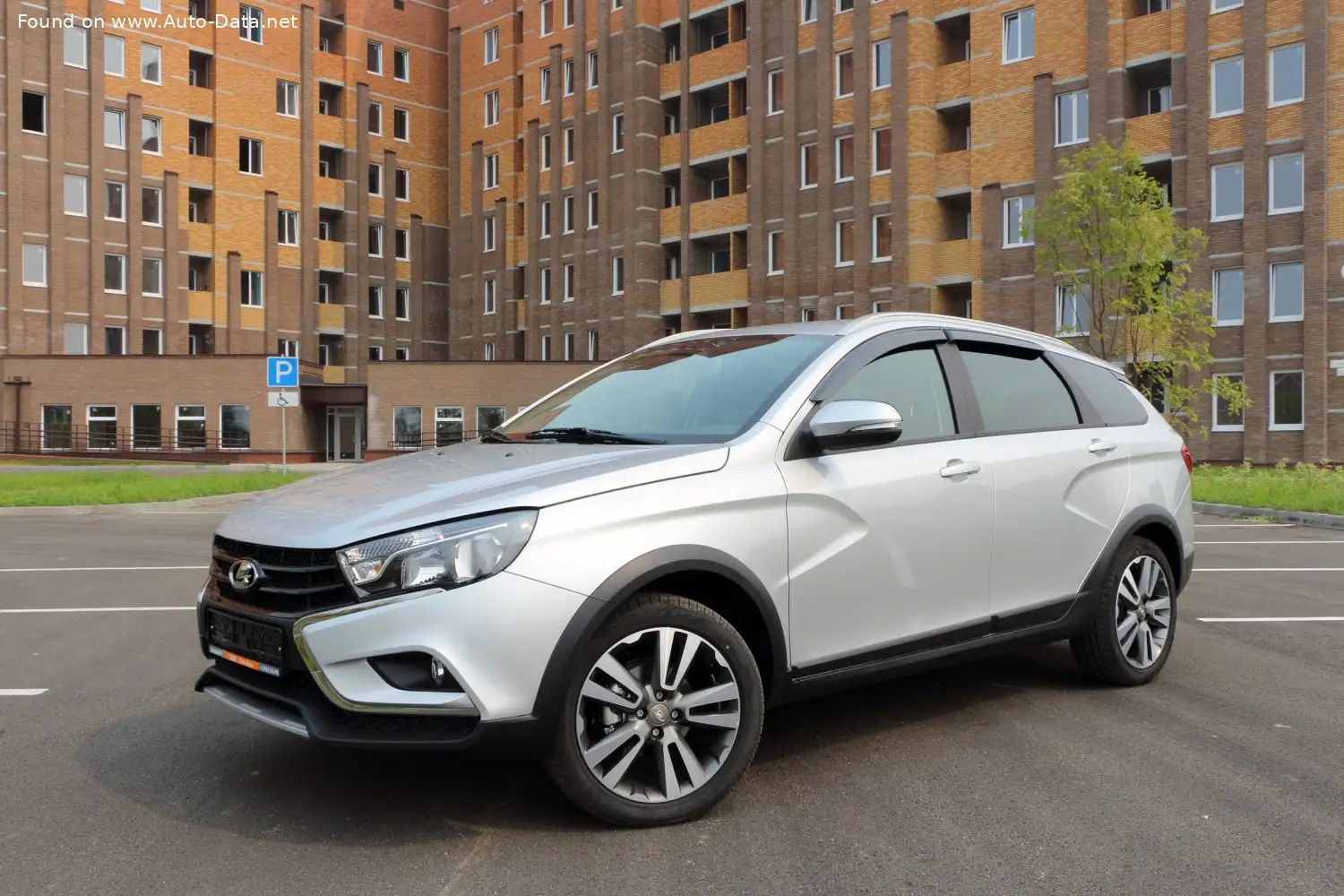 Review: 2017 Lada Vesta SW Cross 1.8 (122 Hp)